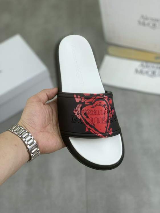 Picture of Alexander McQueen Shoes _SKUAlexanderMcQueensz35-46mnw0411499